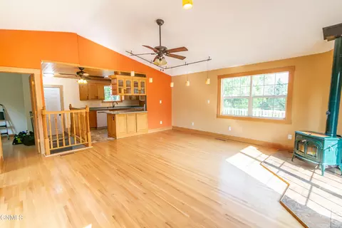 901 4th St NW, Mandan, ND 58554