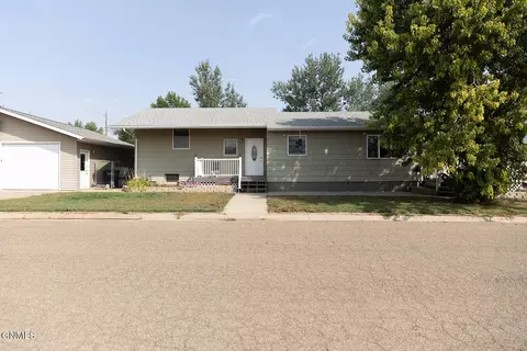207 1st Ave NE, Beach, ND 58621