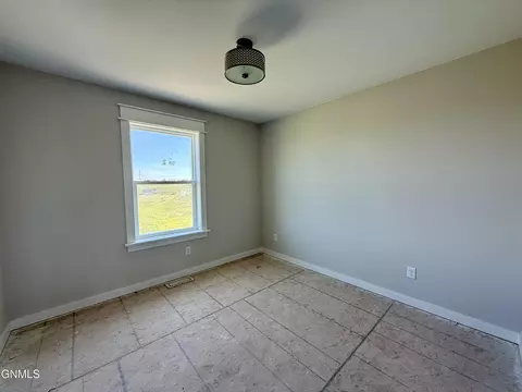 5990 Maple Ln, Williston, ND 58801 photo 19