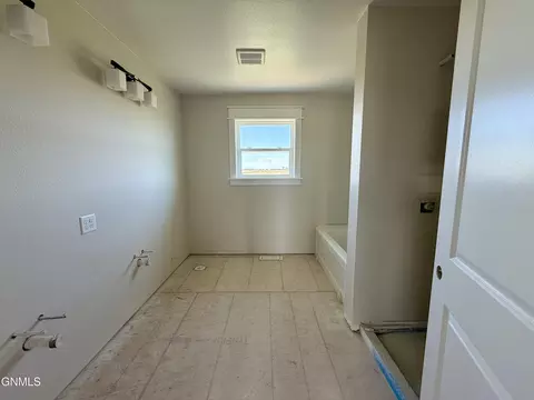 5990 Maple Ln, Williston, ND 58801 photo 23