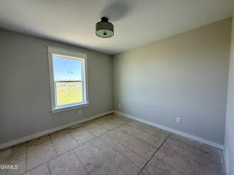 5990 Maple Ln, Williston, ND 58801 photo 18