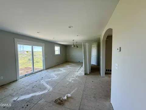 5990 Maple Ln, Williston, ND 58801 photo 9