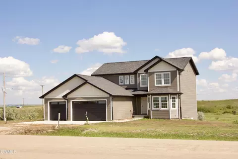 5990 Maple Ln, Williston, ND 58801