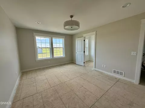 5990 Maple Ln, Williston, ND 58801 photo 22
