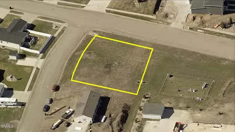 4001 Greensboro Dr, Bismarck, ND 58503