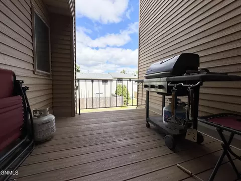 1522 Cimarron Dr, Bismarck, ND 58503 photo 37