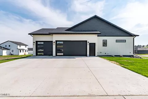 5411 Titanium Dr, Bismarck, ND 58503 photo 30