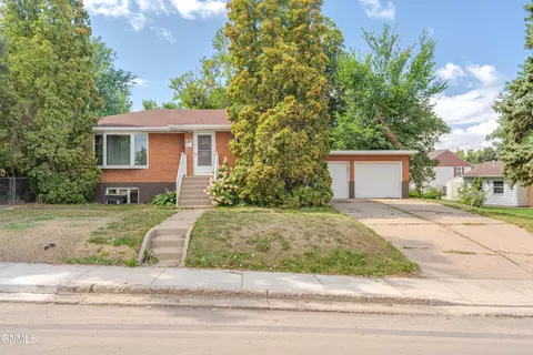 1405 6th Ave NW, Mandan, ND 58554