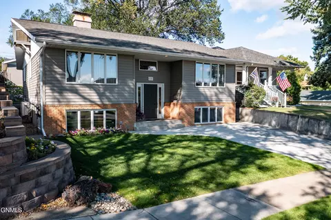420 W Broadway Ave, Bismarck, ND 58501