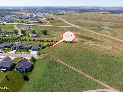 5306 Cornice Dr, Bismarck, ND 58503 photo 5