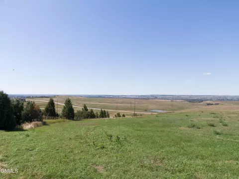 5306 Cornice Dr, Bismarck, ND 58503