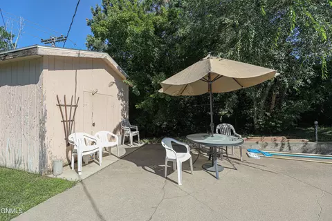 Exterior - 706 Crescent Ln, Bismarck, ND 58501 photo 16 of 25