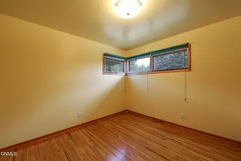 Bedroom - 706 Crescent Ln, Bismarck, ND 58501 photo 6 of 11