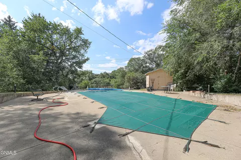 Exterior - 706 Crescent Ln, Bismarck, ND 58501 photo 7 of 25