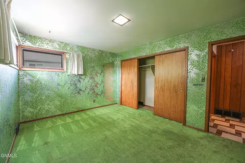 Bedroom - 706 Crescent Ln, Bismarck, ND 58501 photo 5 of 11
