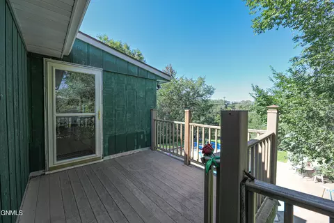 Exterior - 706 Crescent Ln, Bismarck, ND 58501 photo 1 of 25