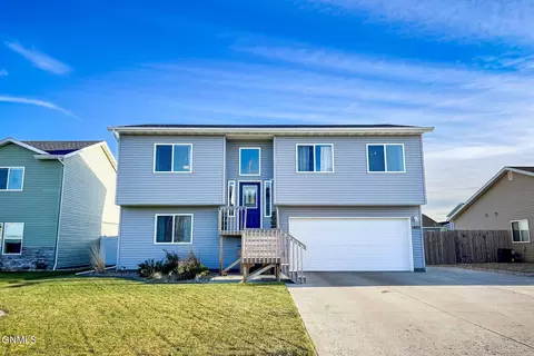1401 35th Ave NW, Minot, ND 58703