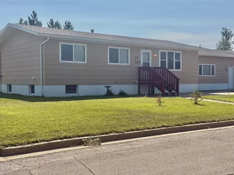 109 3rd Ave SE, Elgin, ND 58533 photo 1