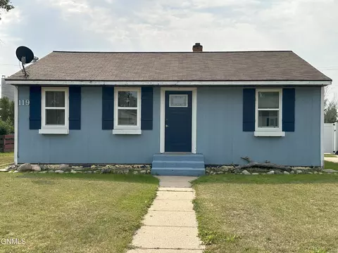 119 4th Ave E, Ray, ND 58849