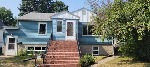 416 12th St, Bismarck, ND 58504