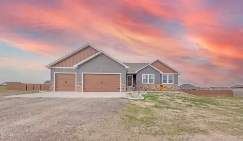 13671 Cherry St NW, Williston, ND 58801