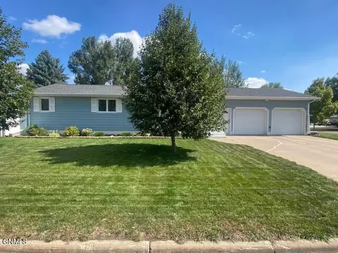 1100 Central Ave N, Beulah, ND 58523
