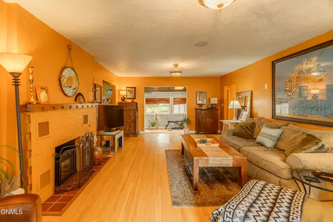 710 N Bell St, Bismarck, ND 58501