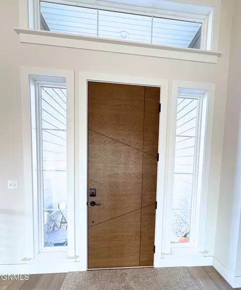 Entry Way - 5062 Arrowhead Pl, Williston, ND 58801 photo 1 of 3