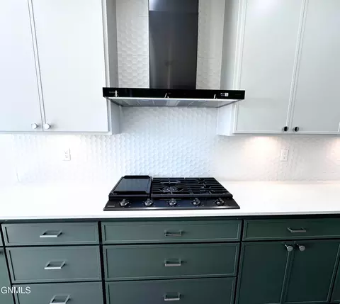 Kitchen - 5062 Arrowhead Pl, Williston, ND 58801 photo 5 of 12