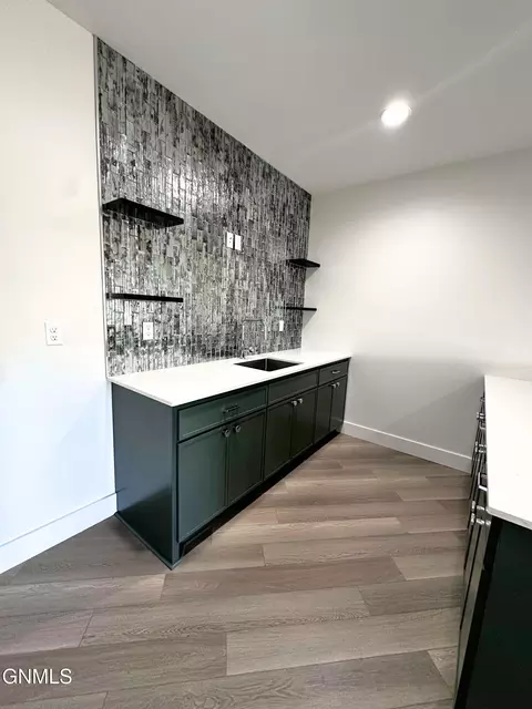 Kitchen - 5062 Arrowhead Pl, Williston, ND 58801 photo 10 of 12