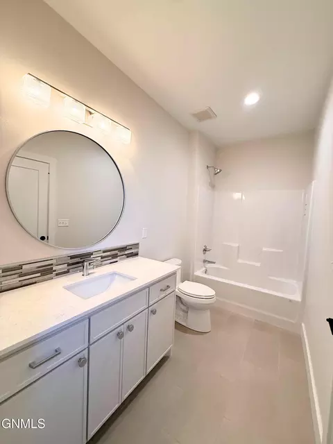 Bath - 5062 Arrowhead Pl, Williston, ND 58801 photo 5 of 10