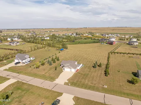View/Area - 6923 Derek Dr, Bismarck, ND 58504 photo 6 of 21