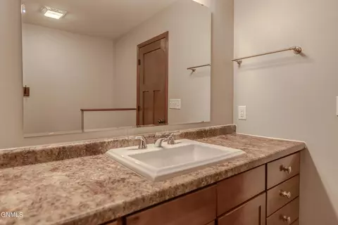 Bath - 6923 Derek Dr, Bismarck, ND 58504 photo 6 of 13