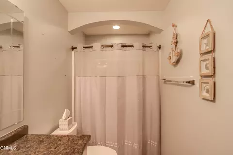 Bath - 6923 Derek Dr, Bismarck, ND 58504 photo 8 of 13