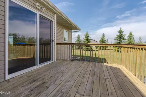 Exterior - 6923 Derek Dr, Bismarck, ND 58504 photo 21 of 27