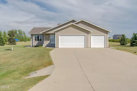 Exterior - 6923 Derek Dr, Bismarck, ND 58504 photo 5 of 27