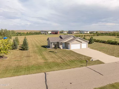 View/Area - 6923 Derek Dr, Bismarck, ND 58504 photo 2 of 21