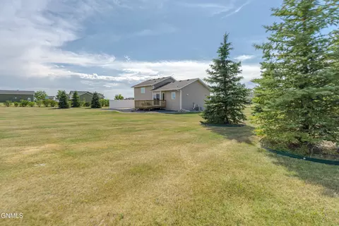 Exterior - 6923 Derek Dr, Bismarck, ND 58504 photo 14 of 27