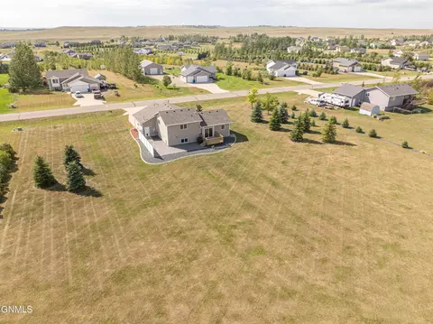 View/Area - 6923 Derek Dr, Bismarck, ND 58504 photo 20 of 21