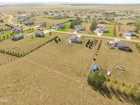 View/Area - 6923 Derek Dr, Bismarck, ND 58504 photo 15 of 21