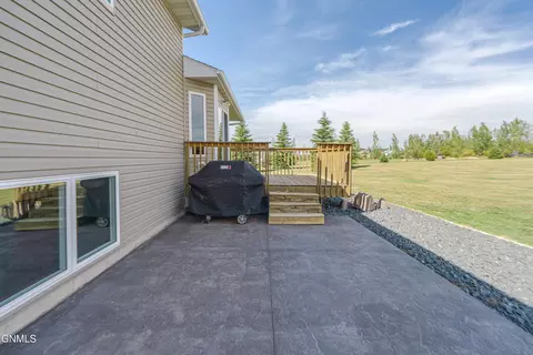Exterior - 6923 Derek Dr, Bismarck, ND 58504 photo 19 of 27