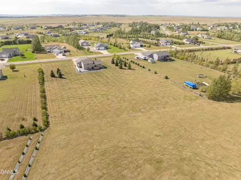 View/Area - 6923 Derek Dr, Bismarck, ND 58504 photo 18 of 21