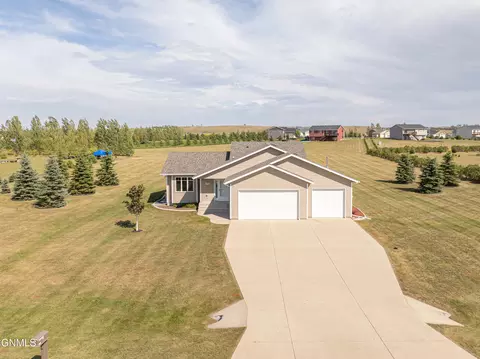 View/Area - 6923 Derek Dr, Bismarck, ND 58504 photo 1 of 21