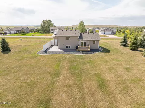 Exterior - 6923 Derek Dr, Bismarck, ND 58504 photo 3 of 27