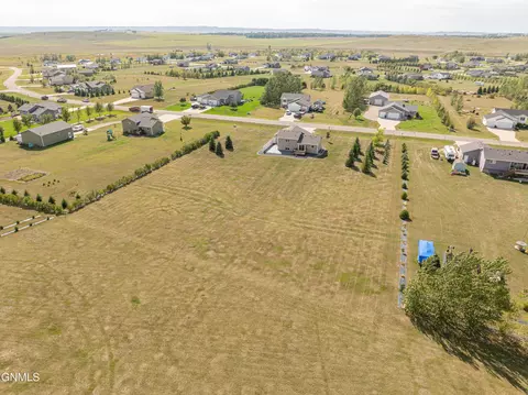 View/Area - 6923 Derek Dr, Bismarck, ND 58504 photo 16 of 21