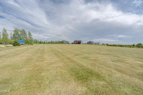 Exterior - 6923 Derek Dr, Bismarck, ND 58504 photo 13 of 27