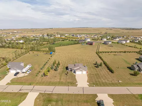 View/Area - 6923 Derek Dr, Bismarck, ND 58504 photo 7 of 21