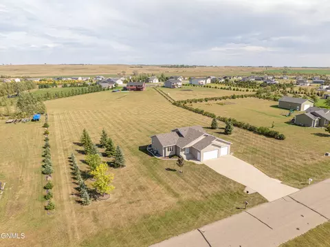 View/Area - 6923 Derek Dr, Bismarck, ND 58504 photo 3 of 21