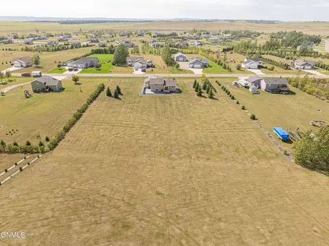 View/Area - 6923 Derek Dr, Bismarck, ND 58504 photo 17 of 21