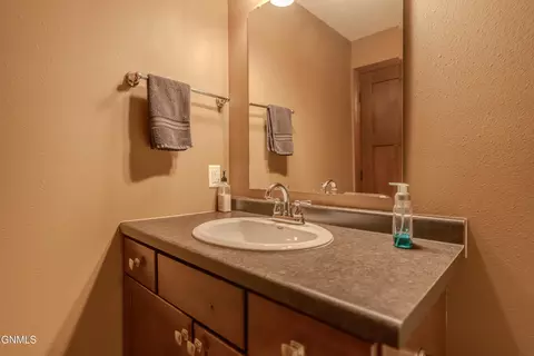 Bath - 6923 Derek Dr, Bismarck, ND 58504 photo 13 of 13